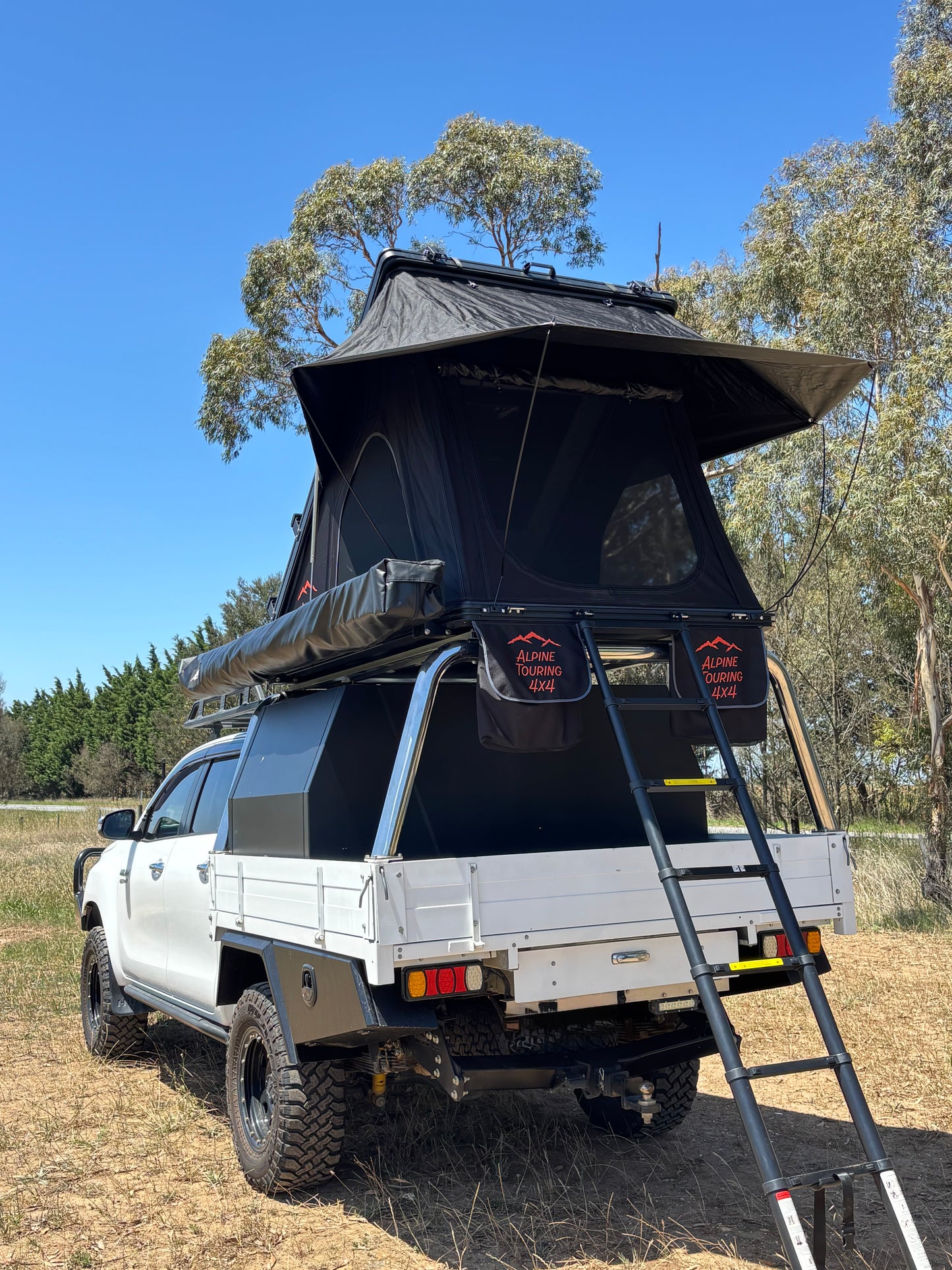 Alpine Touring 4x4 roof top tent