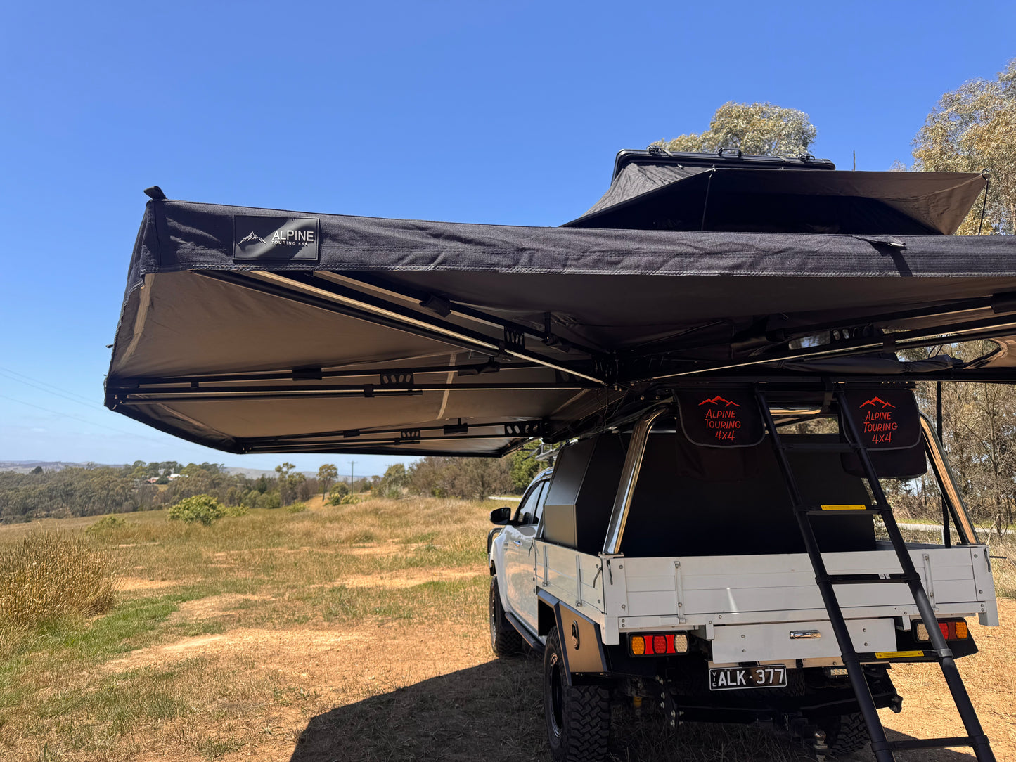 Alpine Touring 4X4 270 Plus awning