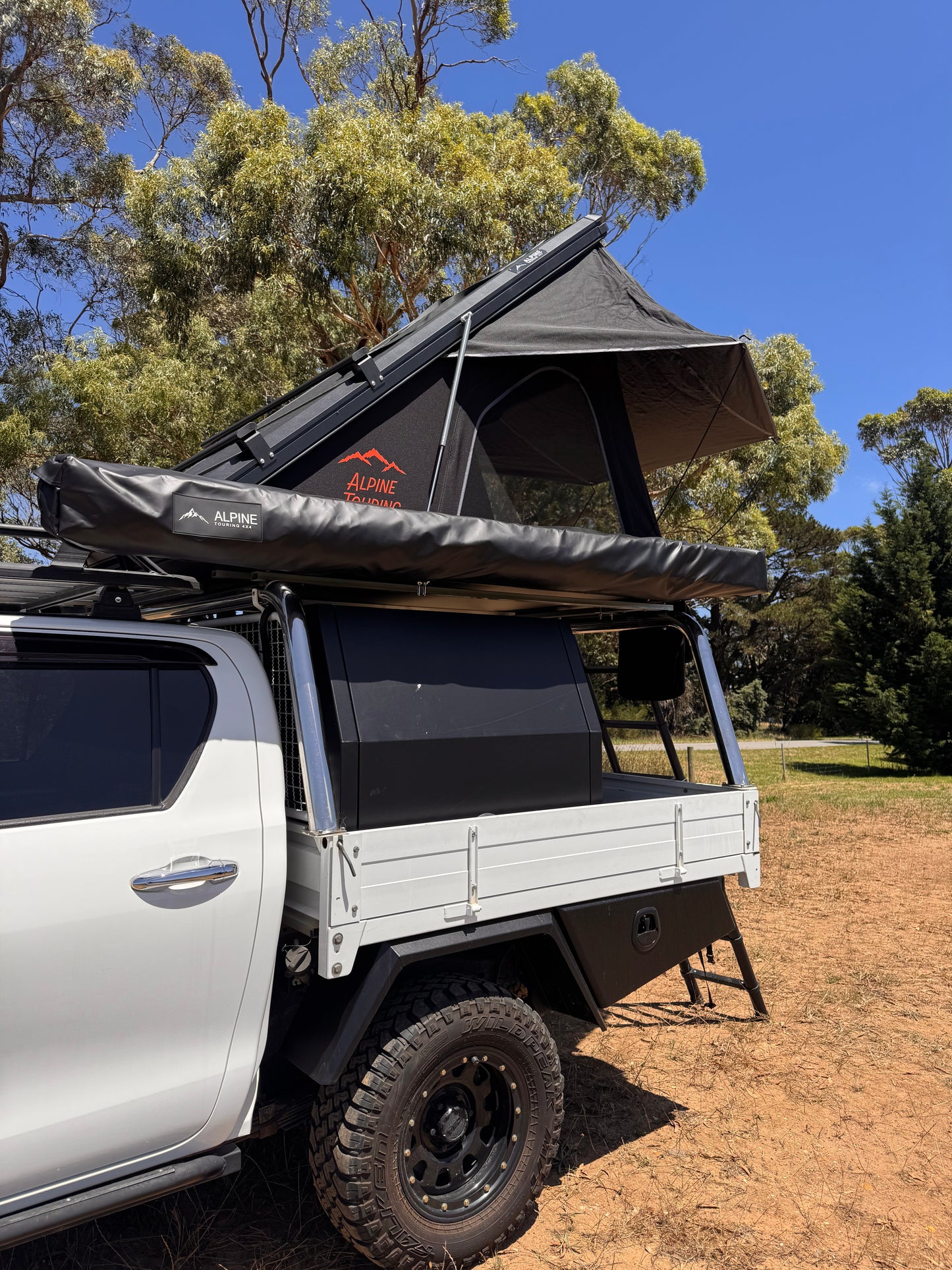Alpine Touring 4x4 roof top tent