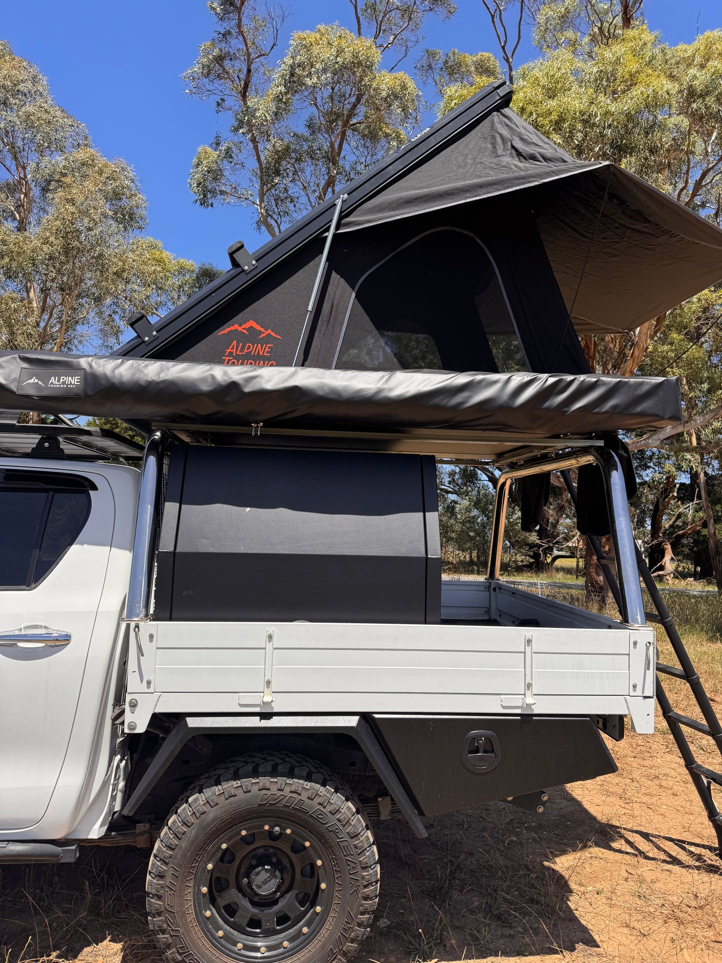Alpine Touring 4X4 270 Plus awning