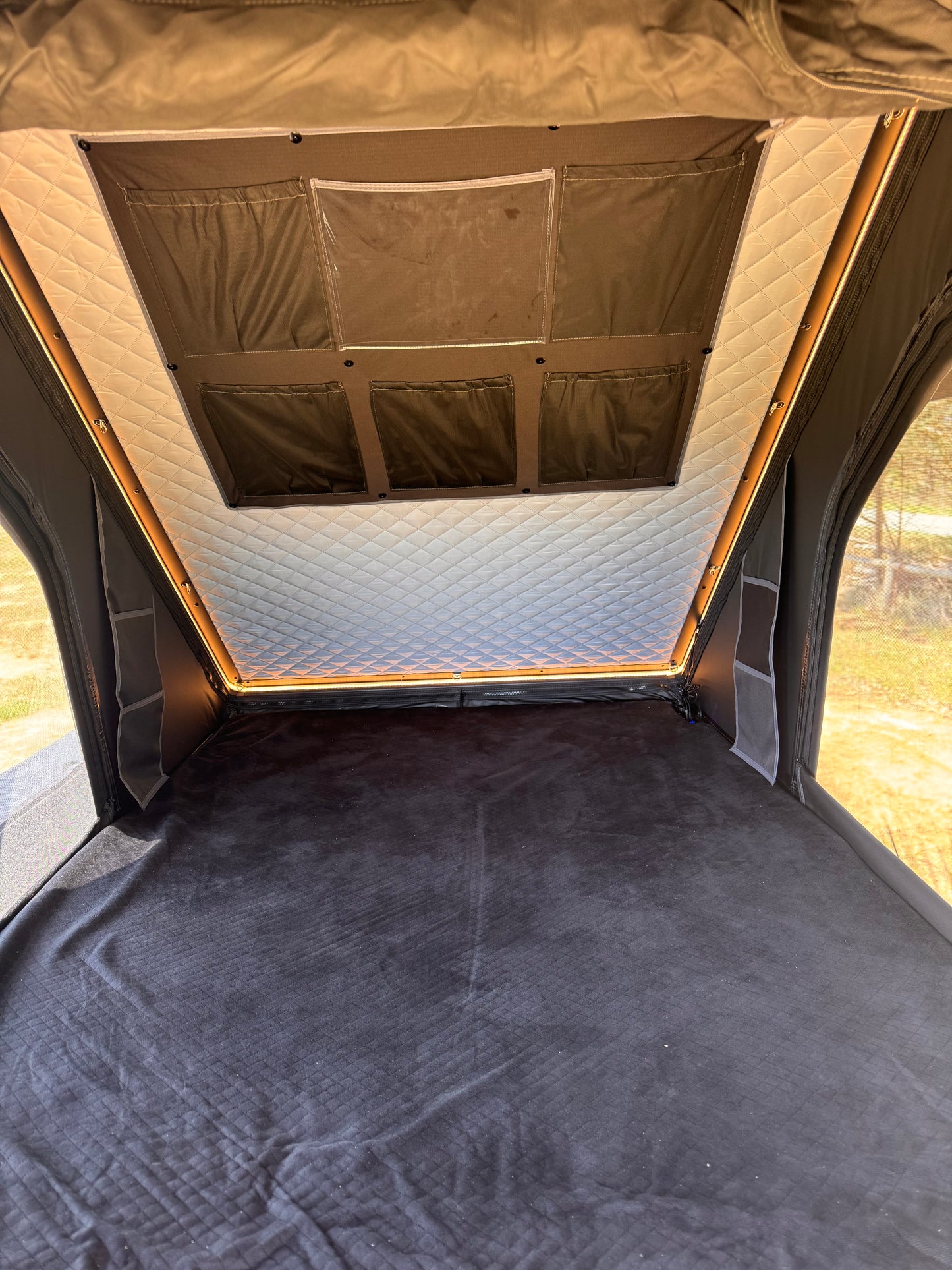 Alpine Touring 4x4 roof top tent