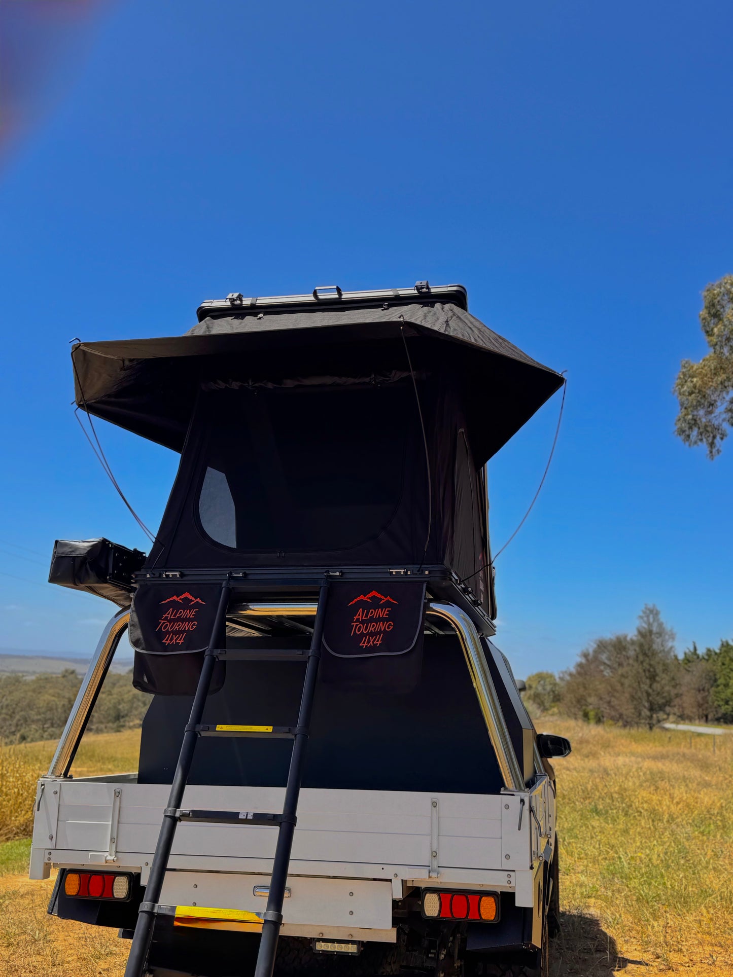 Alpine Touring 4x4 roof top tent