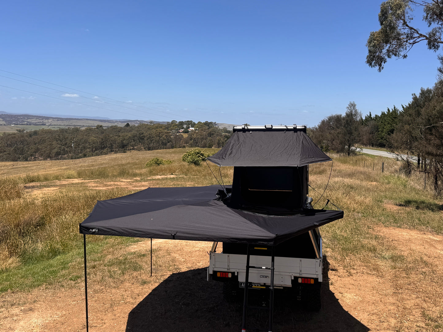 Alpine Touring 4X4 270 Plus awning